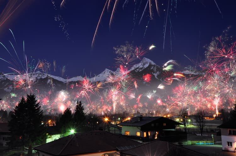 Austria-NYE-fireworks-Reutte-in-Tyrol